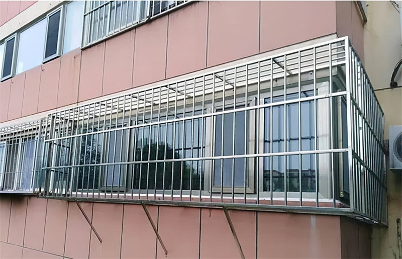 ��������������